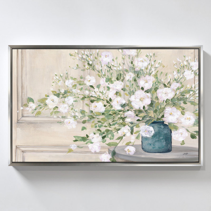 "White Bouquet" par Julia Purinton, reproduction sur toile dans un cadre flottant, H 21,5 po x l 33,5 po, Argent