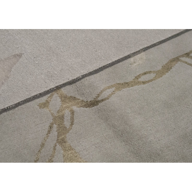 Wool Floral Area Rug in Gray