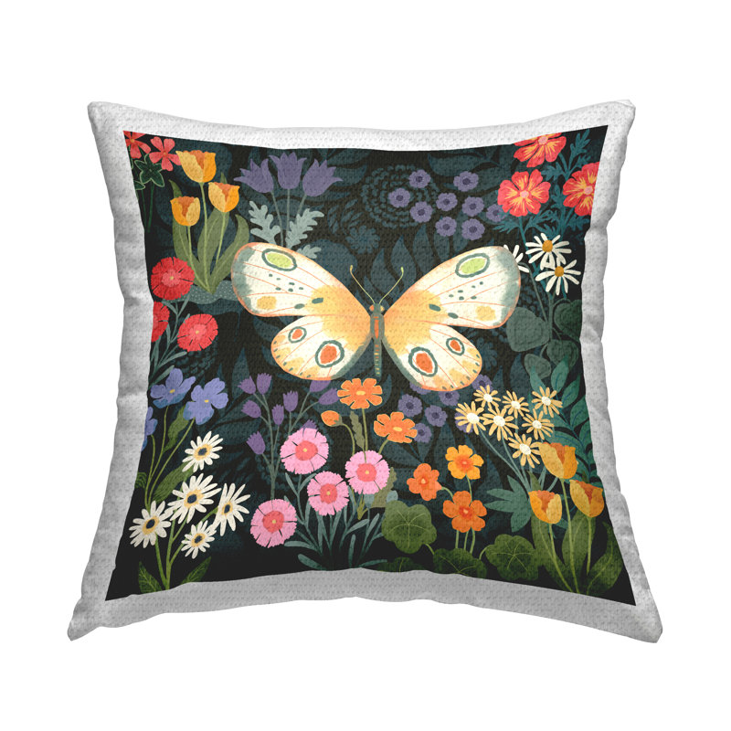Coussin décoratif à motif de papillon dans le jardin par Jennifer Brinley Levison Designs
