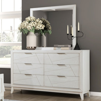 Commode avec tiroirs de rangement