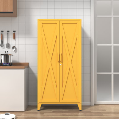 Armoire de cuisine/garde-manger jaune de style ferme, 155 cm de haut, en métal, avec serrure, 2 portes métalliques en forme de X et 3 tablettes réglables. Mobilier sur pied pour la maison, la chambre, le garage ou le bureau.