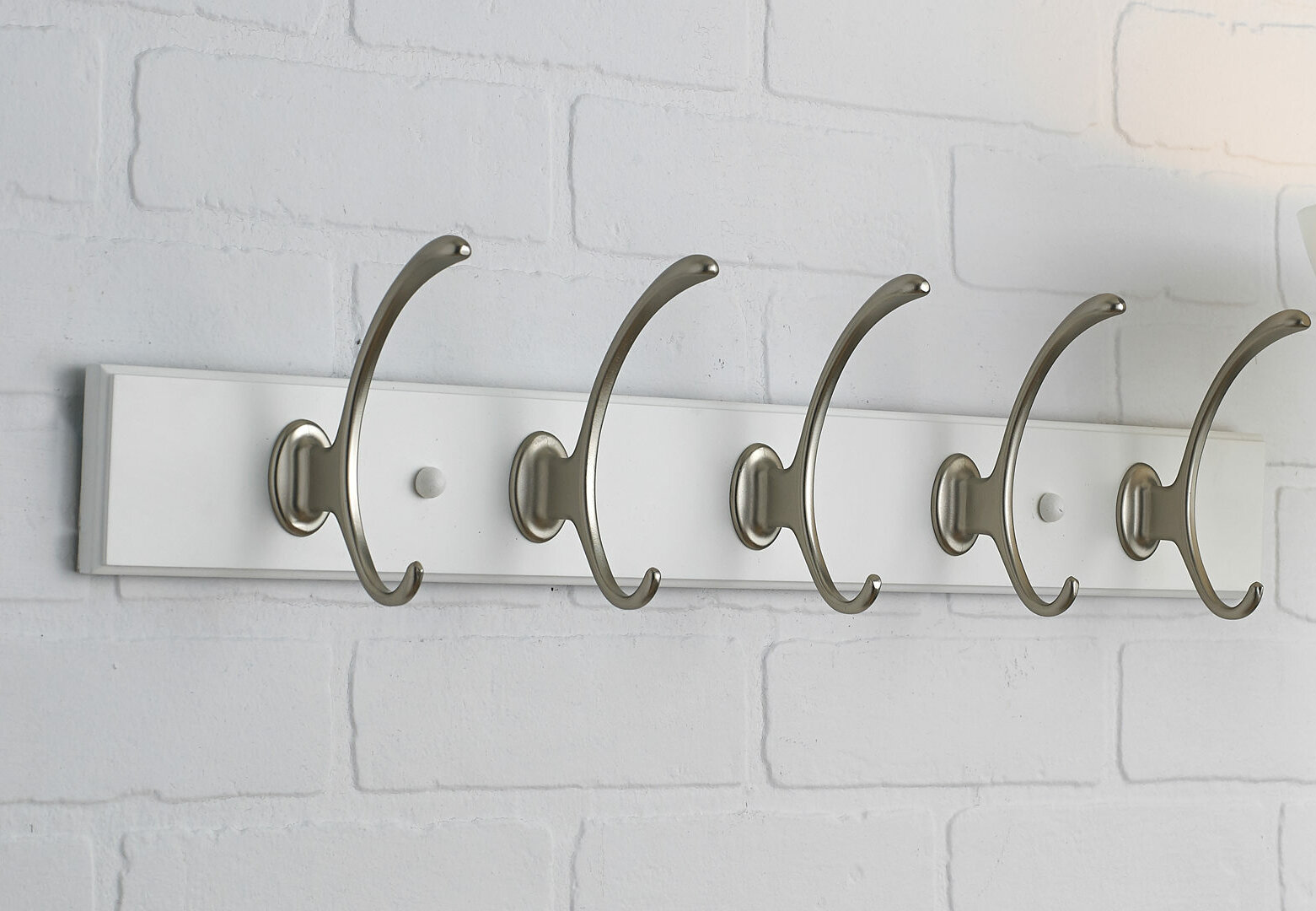 Richelieu Transitional Wall Mounted Coat Rack 