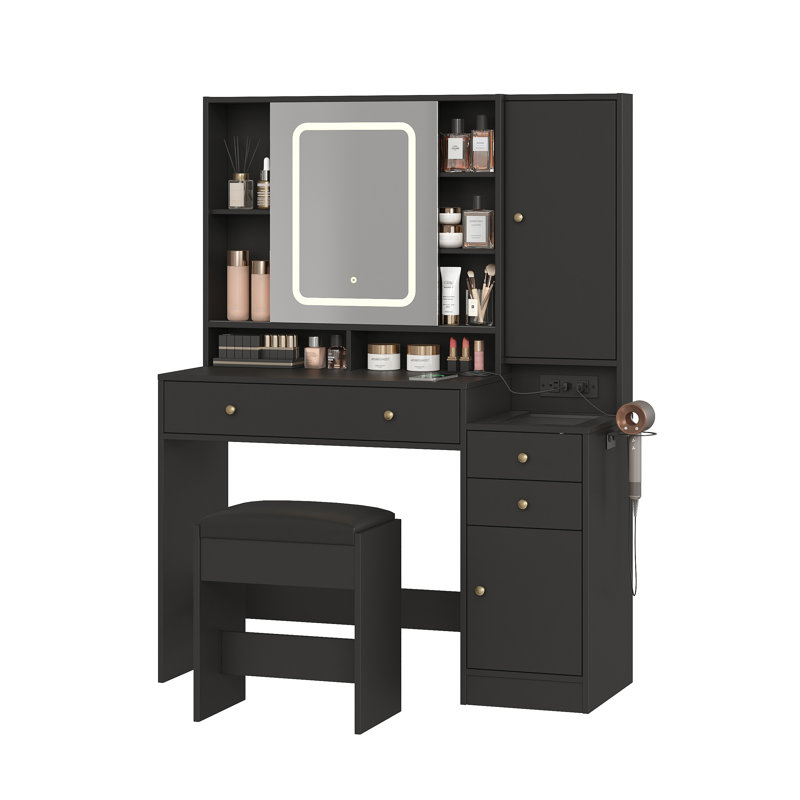 Coiffeuse Farhadbek, Noir