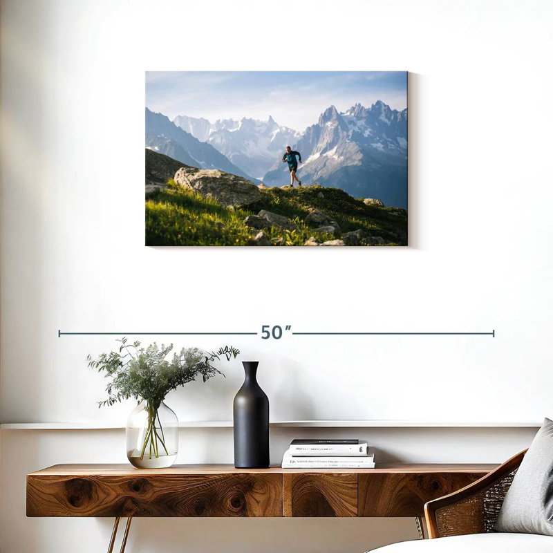 Sireci Trail Runner, 20" H x 30" W