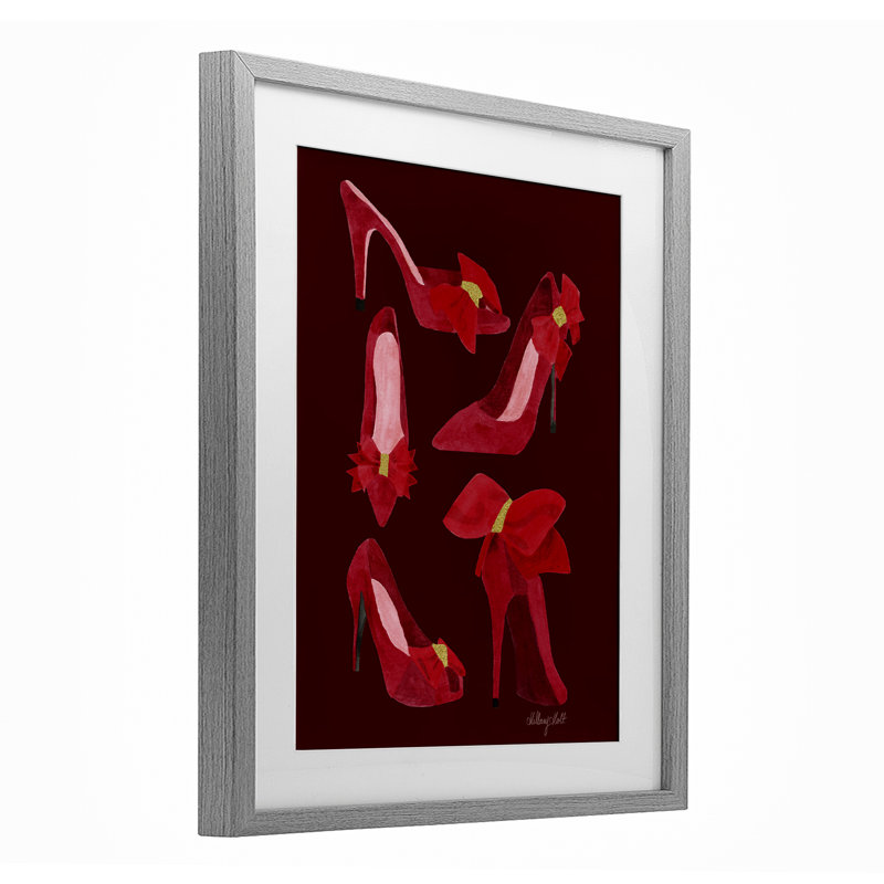 Chaussures Ruby Red, reproduction encadrée sous verre, conception de Hillary Holt, H 21 po x l 17 po, Cadre de ferme gris