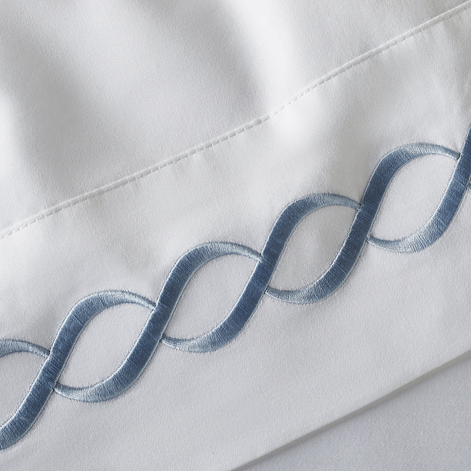 Barden Cotton Sheet Set, Queen Sheet Set with 2 Pillowcases, Blue/White