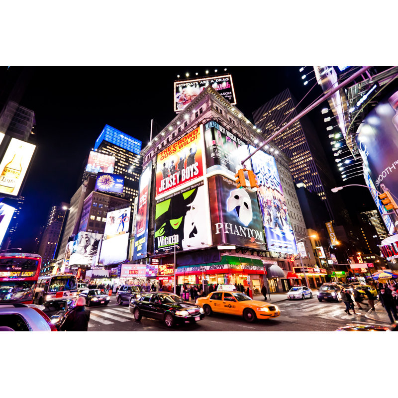 New York - Times Square la nuit, H 24 po x l 48 po x P 1,5 po