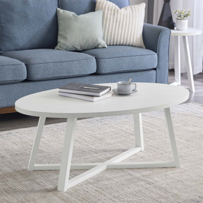 Table basse élégante en bois ovale