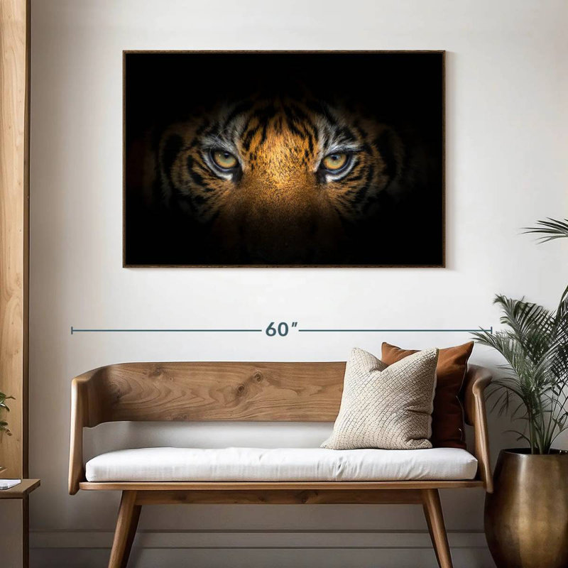 Tigre féroce, 46 po x 31 po, Cadre flottant en noyer