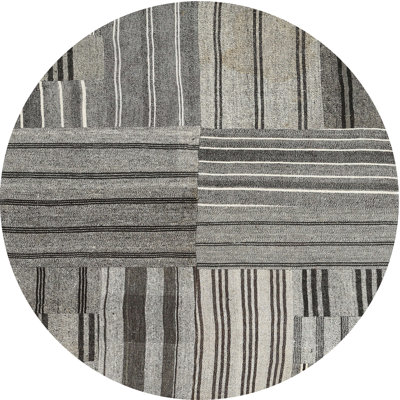 Tapis gris/zone noire contemporaine