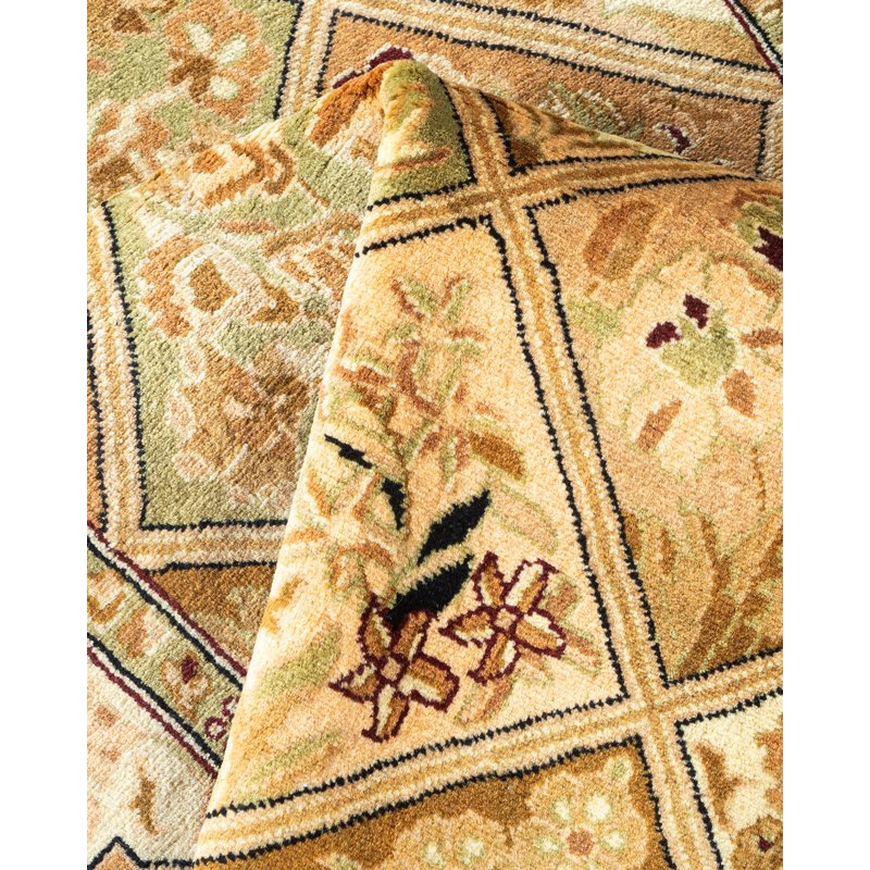 Classic One-of-a-Kind 2'8" x 4'1" Hand Knotted Area Rug