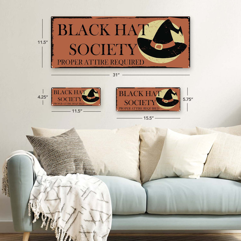 Plaque en métal «Black Hat Society», H 4,25 po x l 11,5 po x P 0,04 po