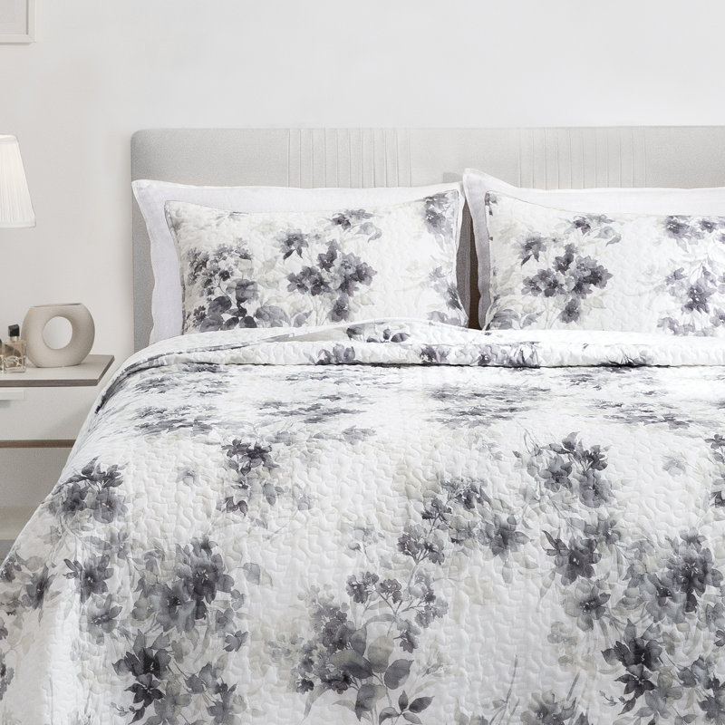 Full White and Gray Microfiber Floral Quilt Set