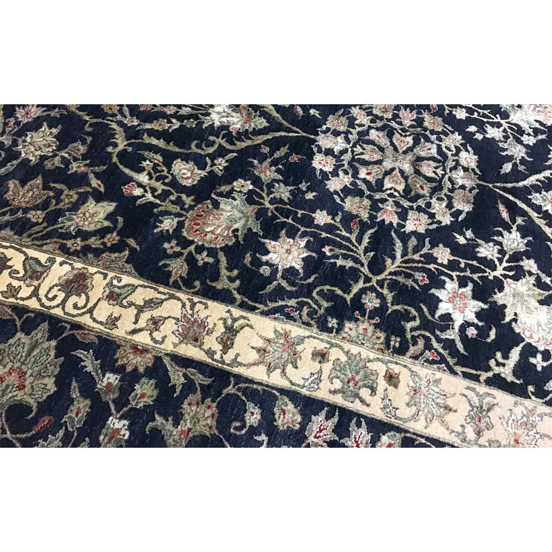 Tapis noir et beige noué à la main de haute qualité