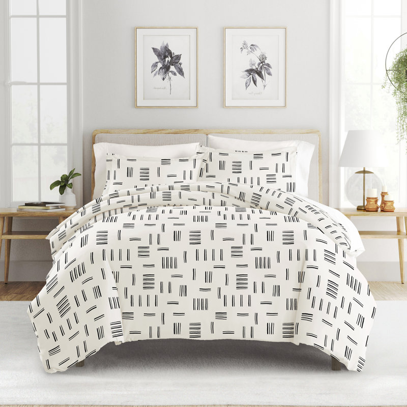 Geo Dash Gray and White Microfiber Full/Queen Duvet Cover Set