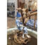 Figurine garçon en porcelaine avec bougeoir bronze bleu et blanc
