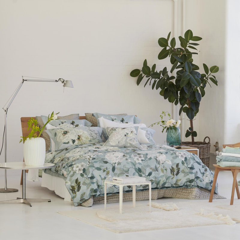 Fleurs Blanche Platinum Duvet Cover, Queen Duvet Cover