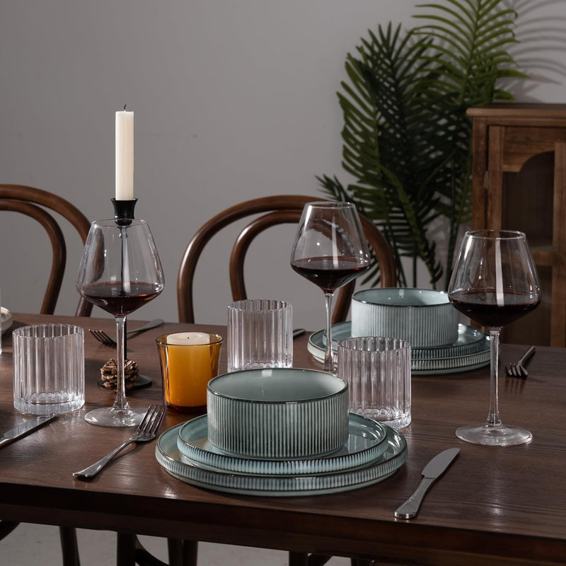 Famiware 18 Piece Dinnerware Sets, Service for 6, Smoky Blue