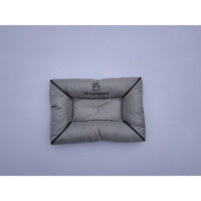 Sareeta Nylon Pet Bed