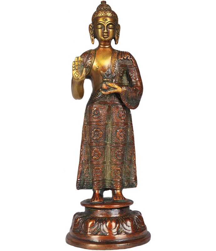 Bouddha tibétain debout avec un bol de plantes