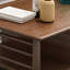 Table basse à quatre pieds avec rangement