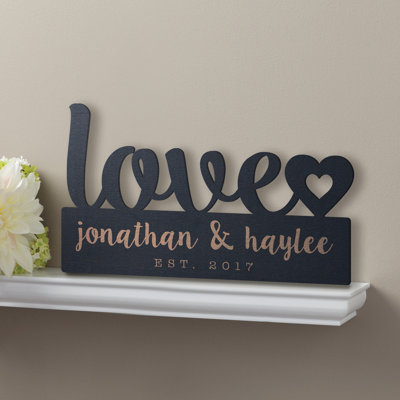 «Our Love», plaque de bois avec personnalisation personnalisée gravée au laser en bois noir | Un souvenir unique | Grand cadeau de mariage ou d'anniversaire | 14,5 po x 8,5 po