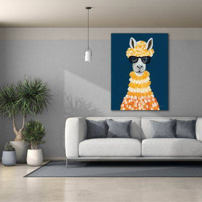 Art mural sur toile Epic Graffiti «Fashionista Alpaca» par Yvette St. Amant