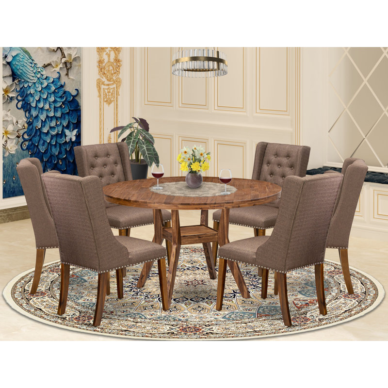 L'ensemble de salle à manger 7 pièces comprend une table de salle à manger et 6 chaises rembourrées en lin brun avec dossier capitonné, noyer antique