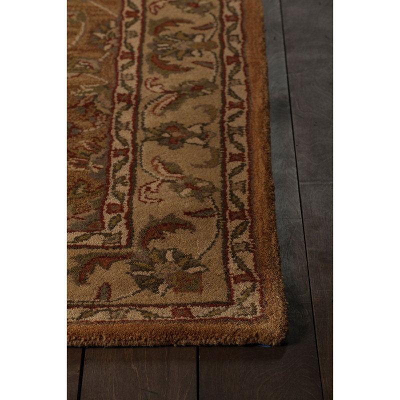 Tapis traditionnel en laine touffeté à la main à motif floral rouille, chameau et doré Frias Authentic, 5 pi x 7 pi 6 po