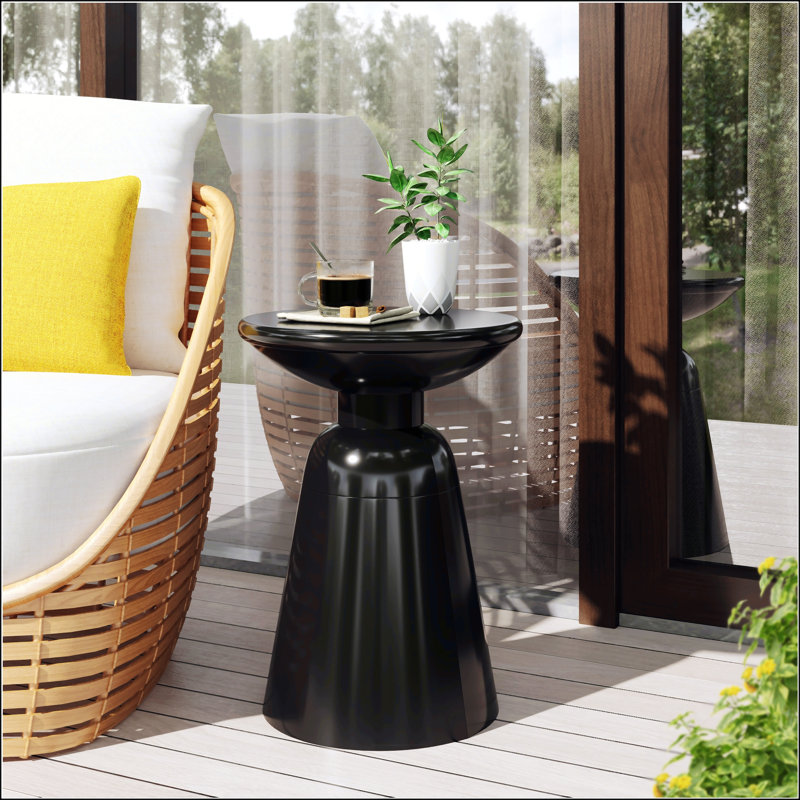 Élégante table de bout d'extérieur en métal avec base à piédestal, parfaite pour les espaces modernes et la durabilité, Noir