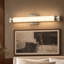 Applique murale linéaire pour salle de bain à DEL avec finition nickel électrolytique et abat-jour PC