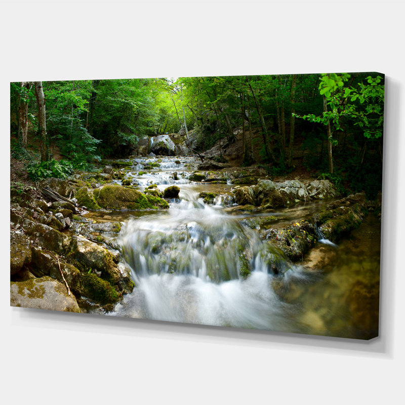 «Natural Spring Waterfall», photographie, H 16 po x l 32 po x p 1 po, Toile tendue
