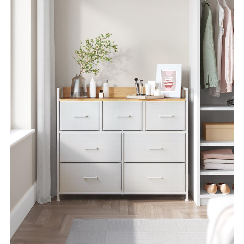 Aeronwy 98cm W 7 - Drawer Chest of Drawers, Cloud White/Oak