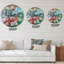 Maison en bois avec patio et fleurs rouges en fleurs - Horloge murale traditionnelle-60187416