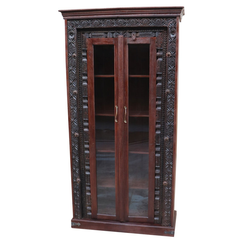Vitrine 1900 avec cadre en verre sculpté et recyclé avec portes en verre