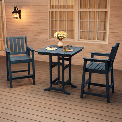 Ensemble de bar Adirondack 3 pièces en PEHD All-Weather bleu marine - Table à hauteur de bar avec trou pour parasol et 2 tabourets d'accoudoirs - Ensemble de bistro durable pour cour, balcon, terrasse, bord de piscine - Bleu marine