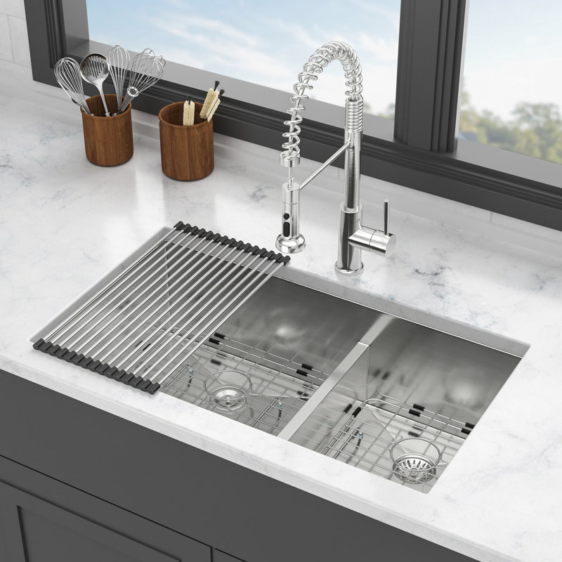 33" Double - Bowl Undermount Kitchen Sink, 60/40 Division, 16 Gauge, Two 10" Deep Basins, Skillfully Handmade, Rear 3.5 Drain, X Grooves For Draining, 3Mm Soundproofing Lining, Condensation , Along