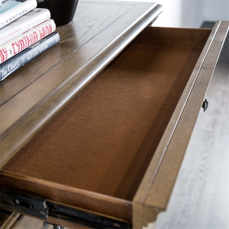 Commode traditionnelle en bois de chêne vieilli avec glissières à roulement à billes et pieds en oignon, parfaite pour un rangement élégant