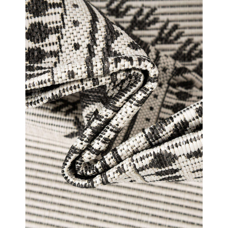 Oriental Indoor / Outdoor Rug, Runner 2' x 6'1"