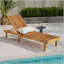 Charmante chaise longue en bois pour les loisirs et la détente en plein air