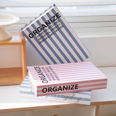 Élégants accessoires pour faux livres et photographie