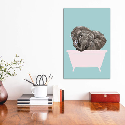 «Baby Elephant in Bathaign» par Big Nose Work - impression d'art graphique