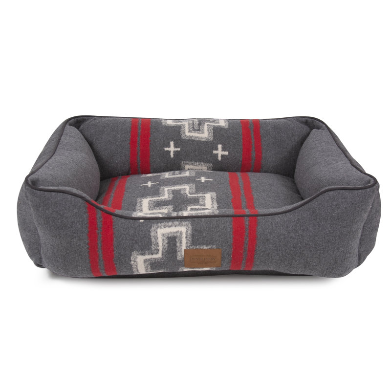 Pendleton San Miguel Kuddler Dog Bed, Medium (9" H x 30" W x 24" D)