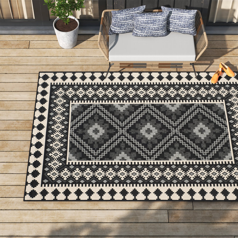 Tillis Southwestern Indoor/Outdoor Area Rug, Square 3'