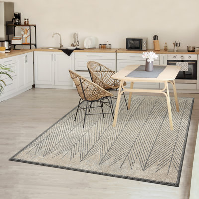 Amiee-Leigh Geometric Indoor Rug