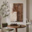 Style Mid-Century brun foncé, formes abstraites neutres, grand cadre rustique, décor minimaliste M20-101791376-101791372-119461017