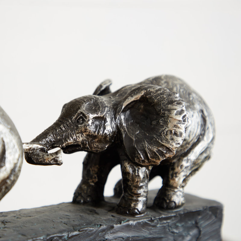 Figurine éléphant en résine