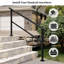 Rampe d'escalier noire d'extérieur-109746051