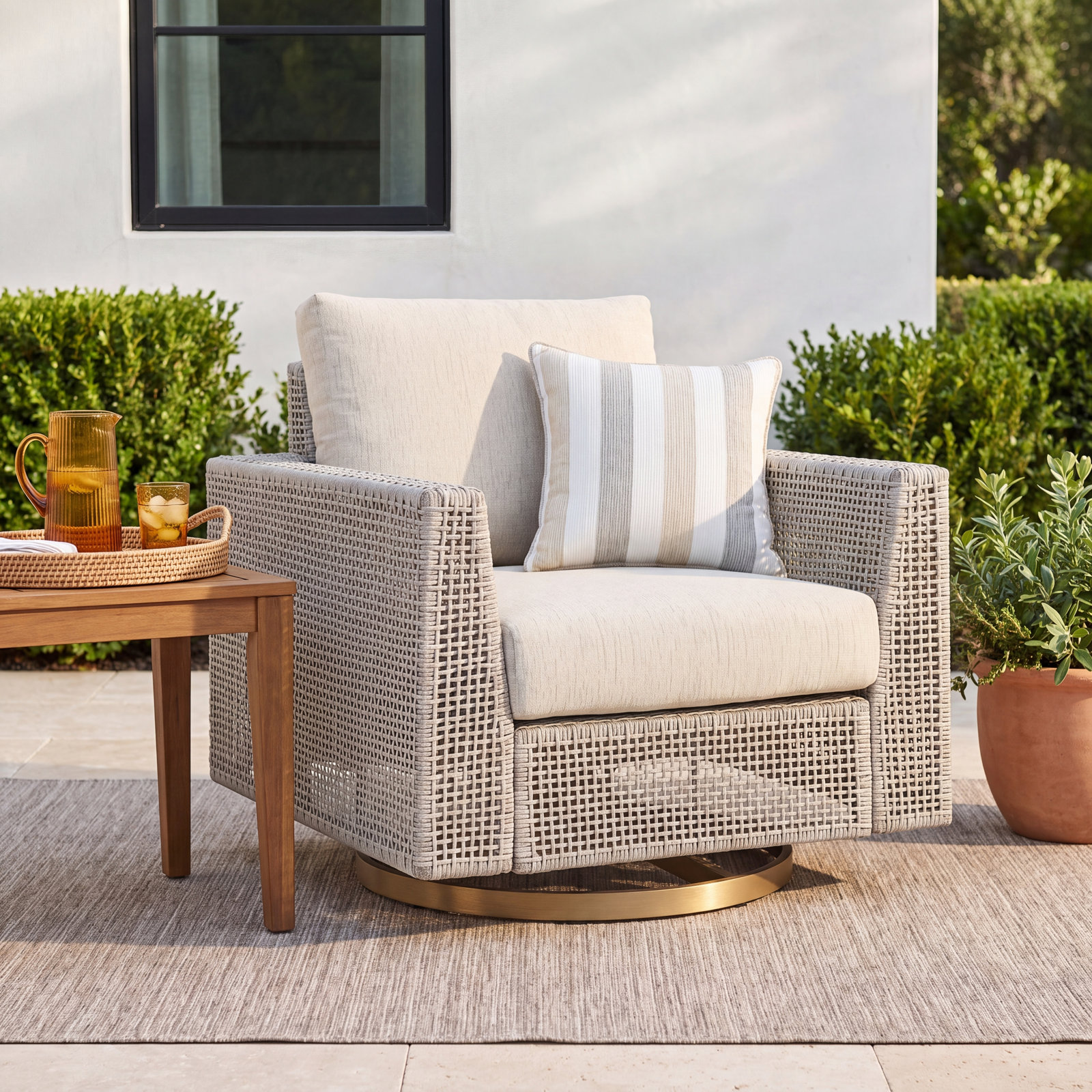 Avoree Swivel Outdoor Lounge Chair