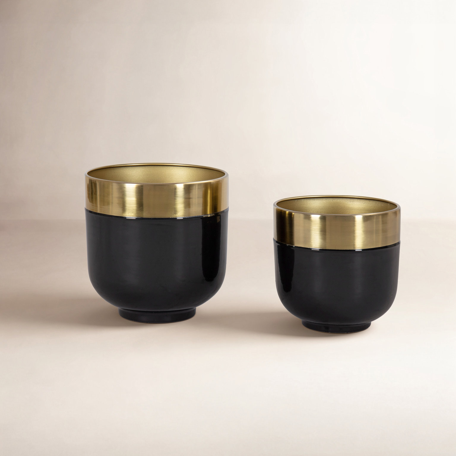 Fernhurst 8" Pot Planter, Gold/Black